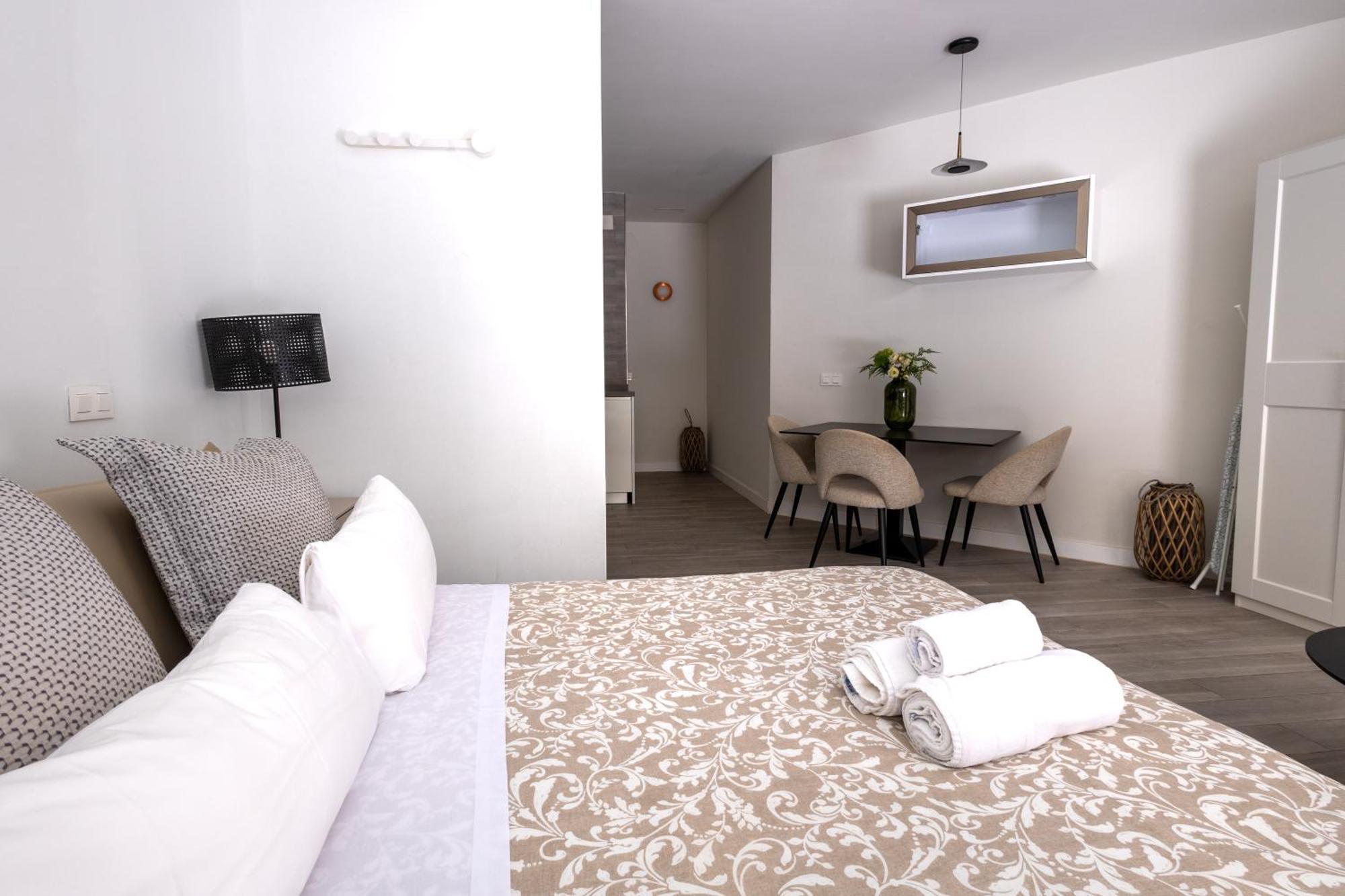 Premium Malagueta Suite Malaga Exterior photo